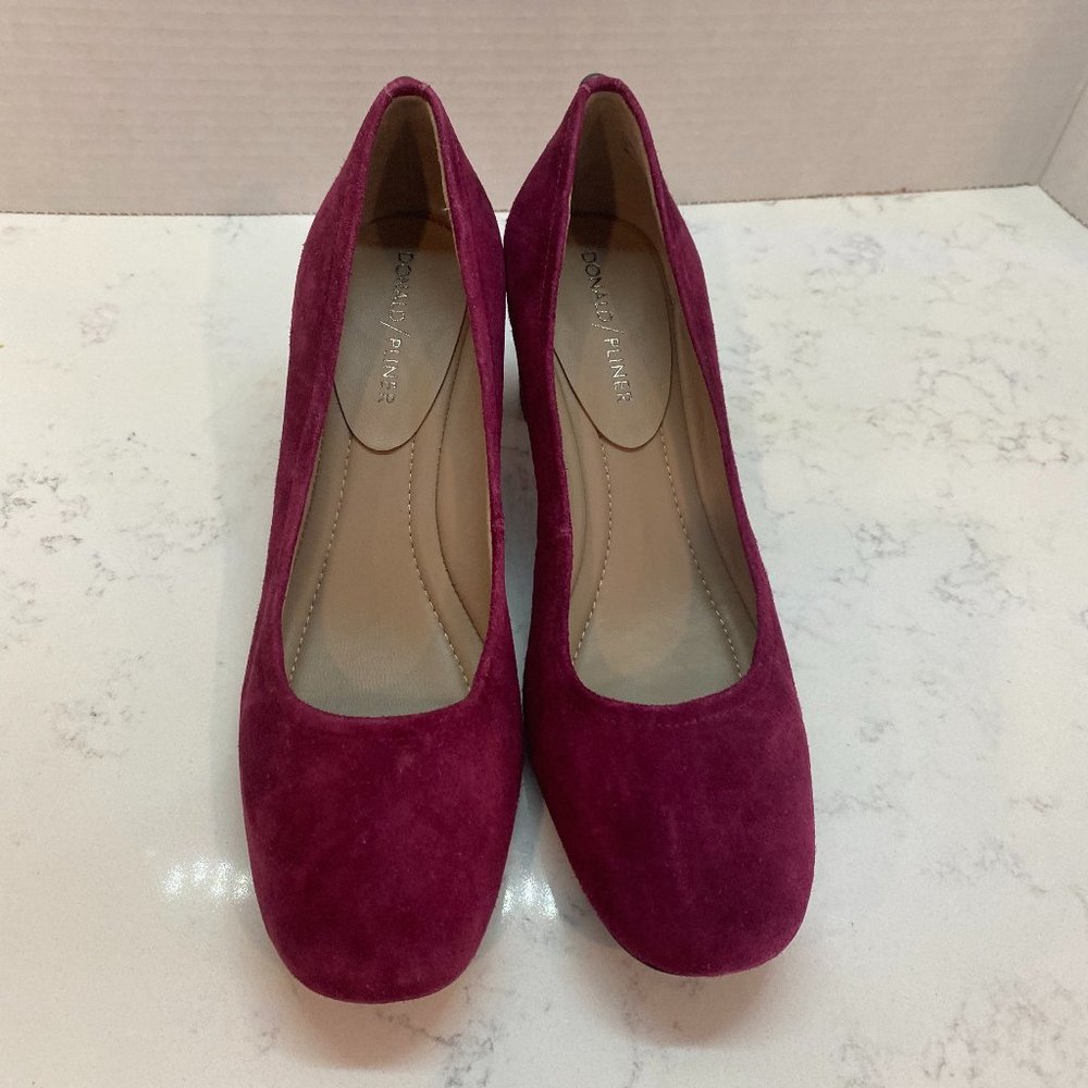 NEW Donald Pliner Pink Suede Pumps